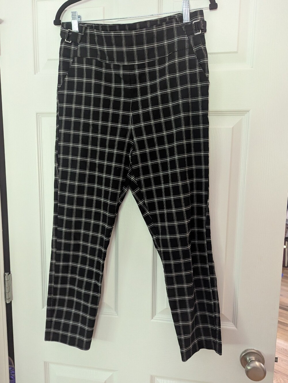 Maurices Women’s Large Black White Plaid Cropped Pants Side Buckle Stretch Caree